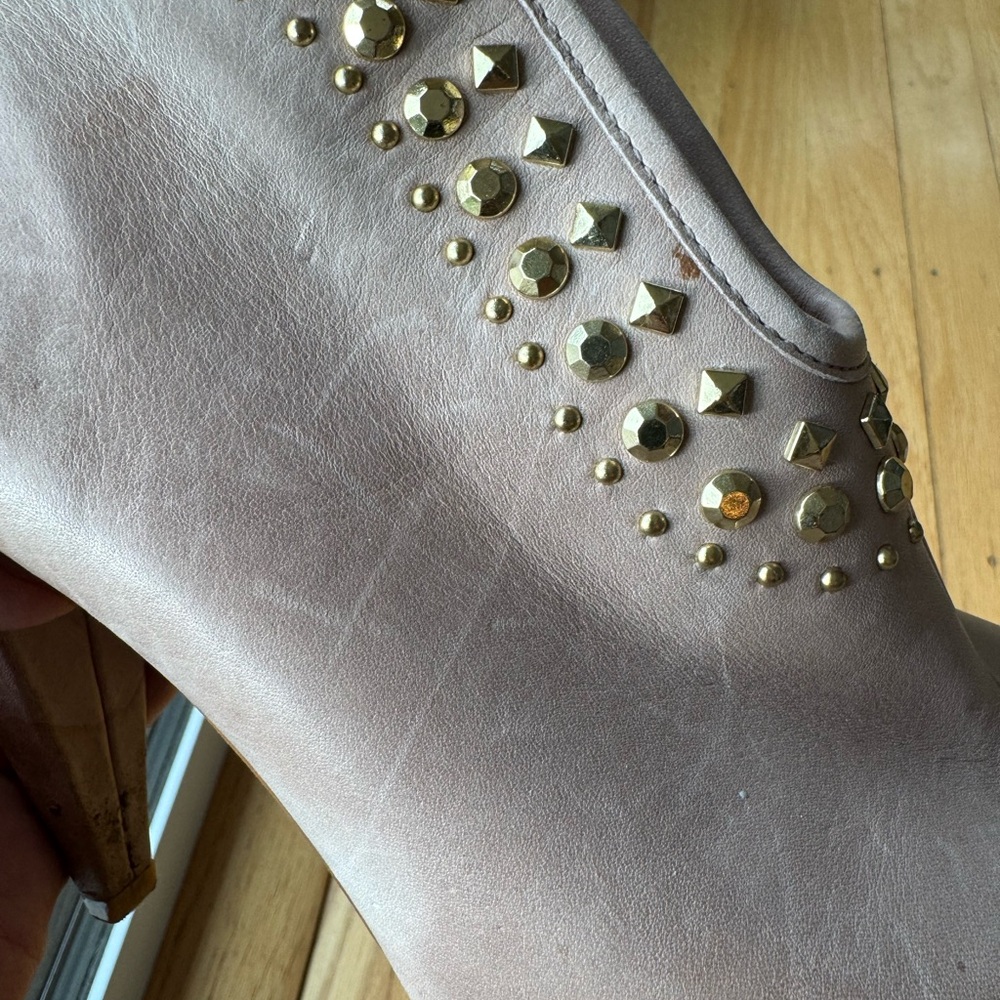 Vince Camuto Vo-Amy Gold Studded Leather Open Toe Booties , size 8.5 - Picture 8 of 8